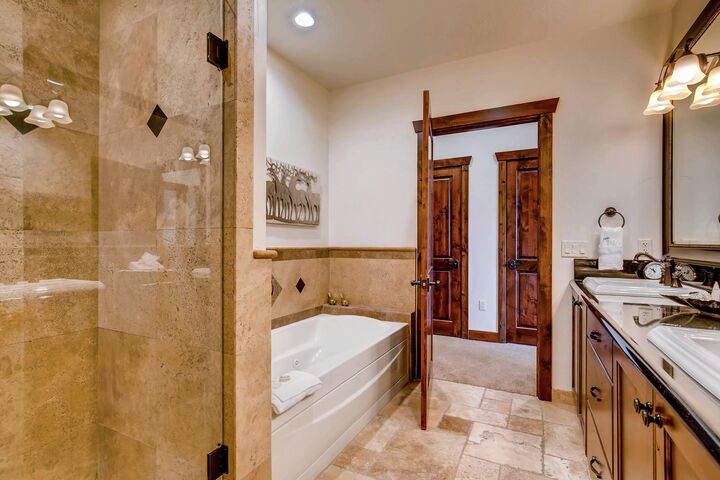 #450ABC - Master Ensuite Bathroom