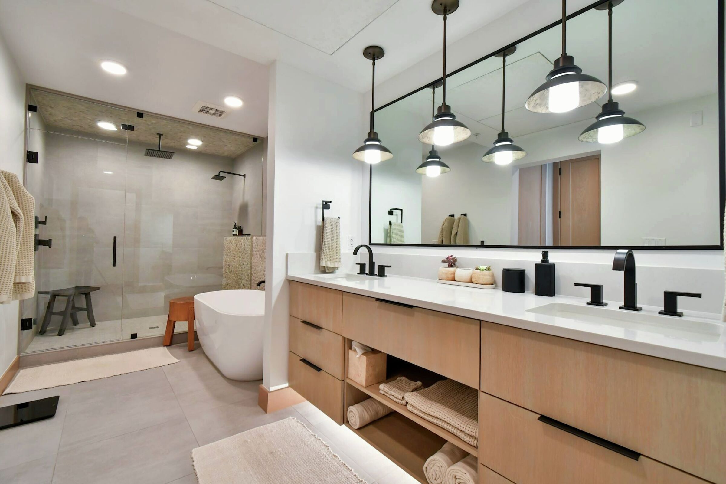 #102C - Bathroom