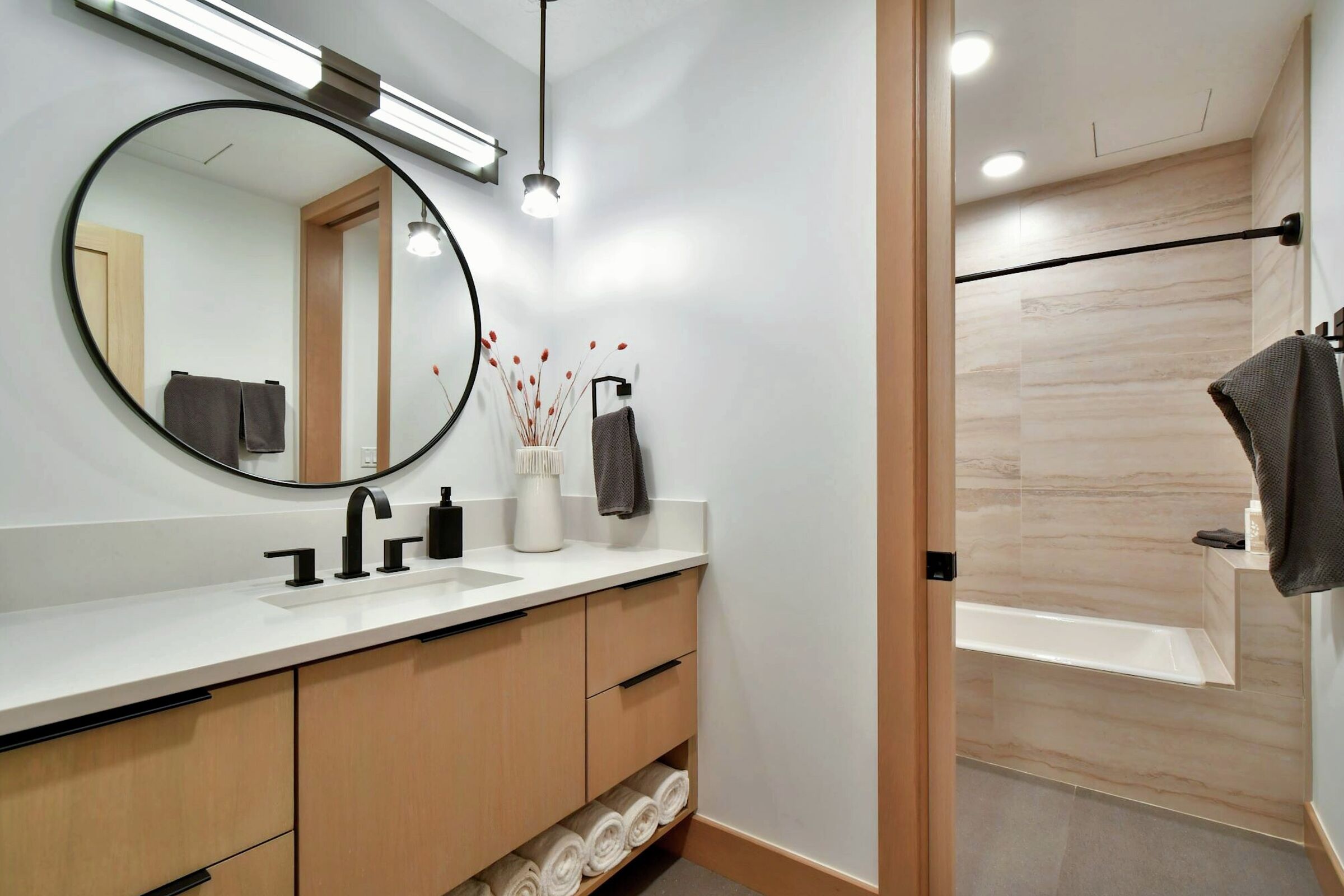 #102C - Bathroom