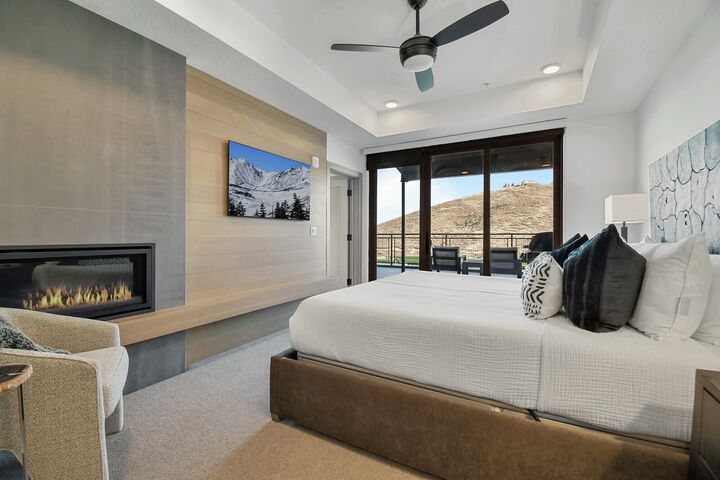 #201C - Master Bedroom