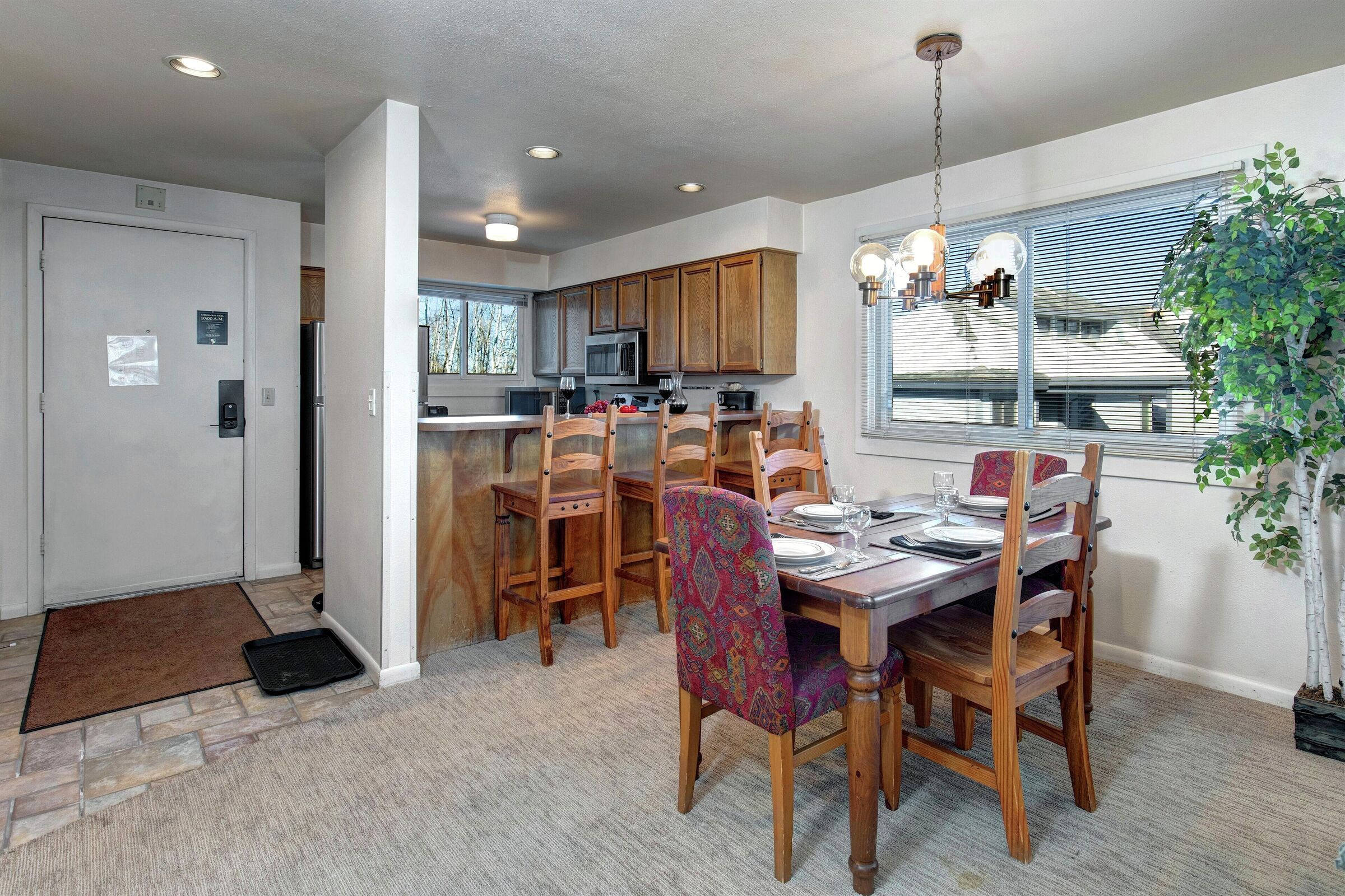 #141 - Dining Area & Kitchen