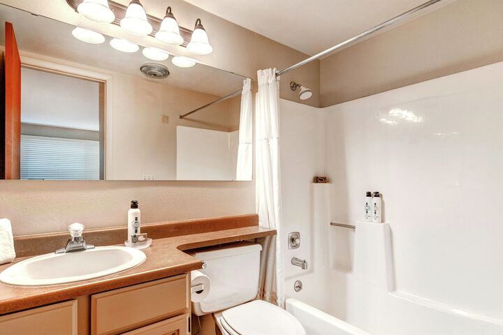 #150 - Master Ensuite Bathroom