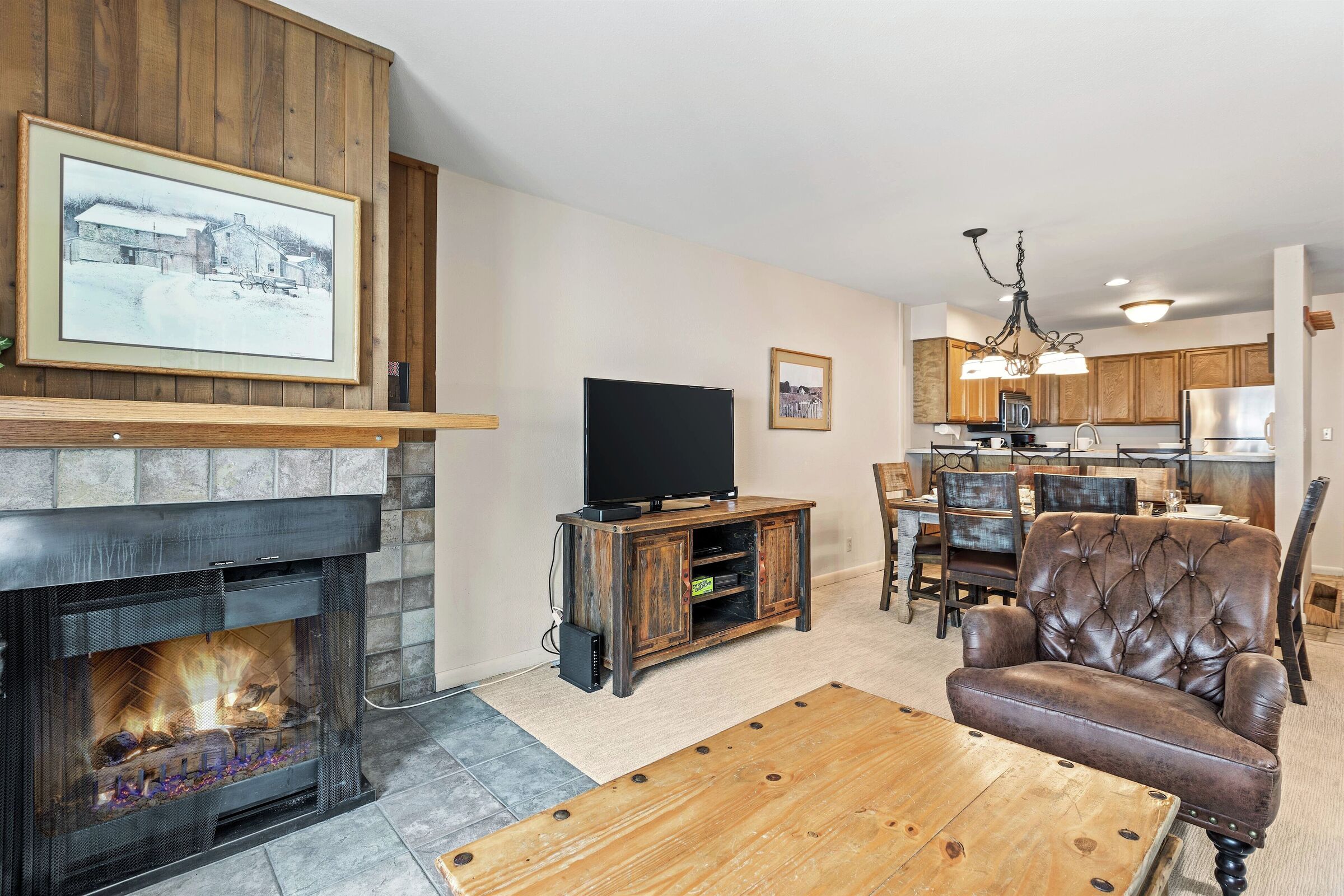 Living Area & Dining Area