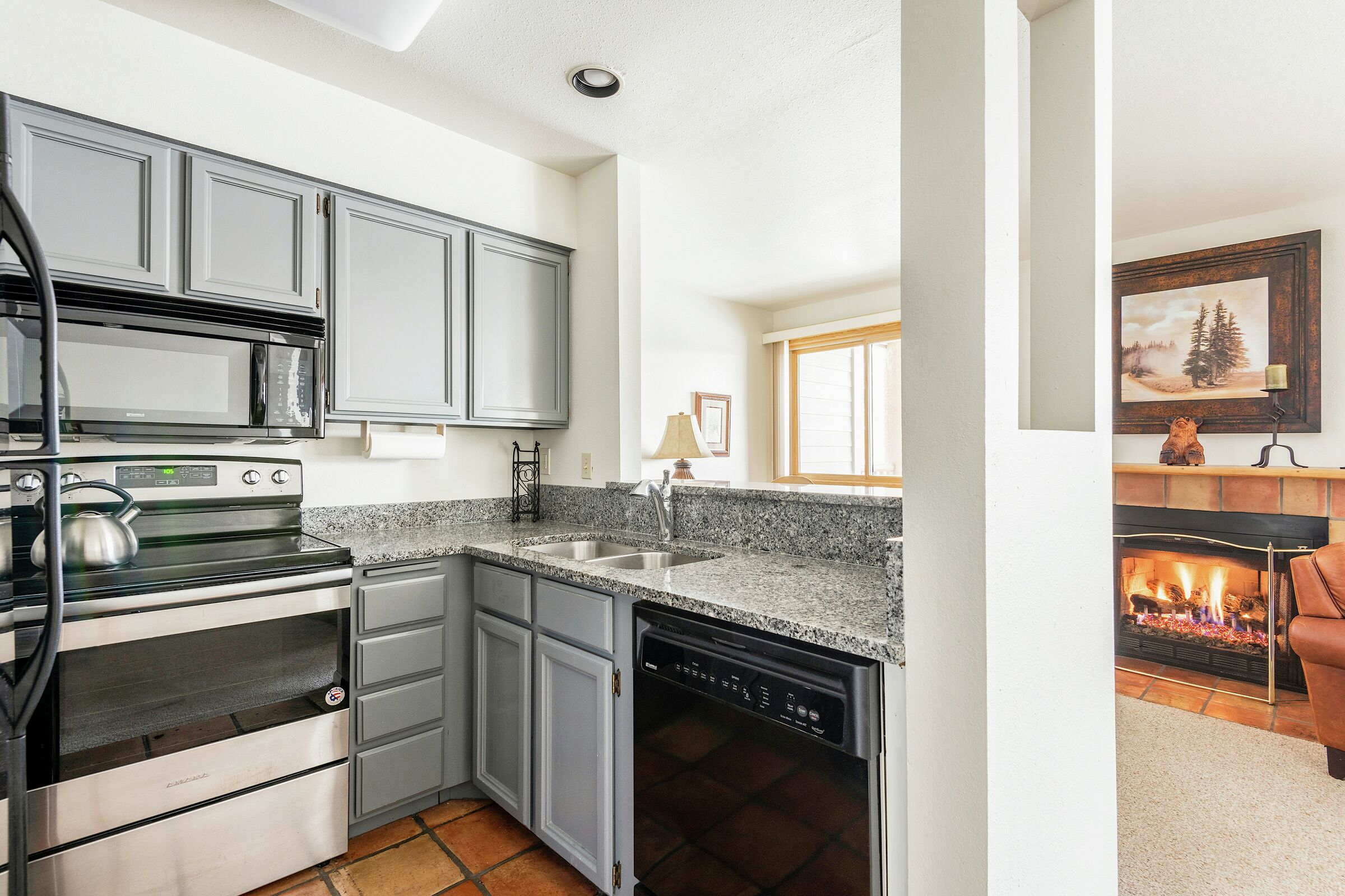 #012 - Kitchen
