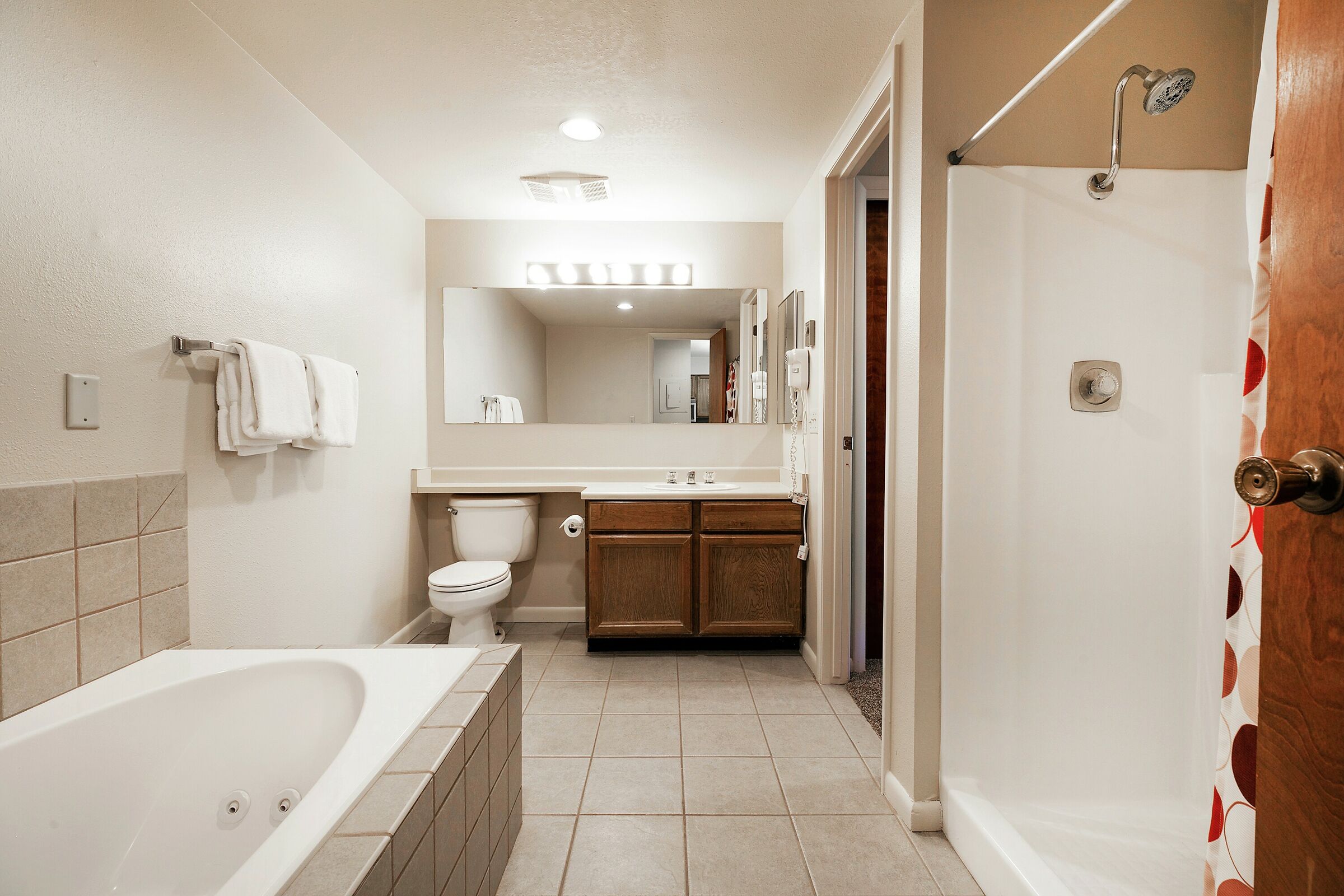 #010 - Master Ensuite Bathroom