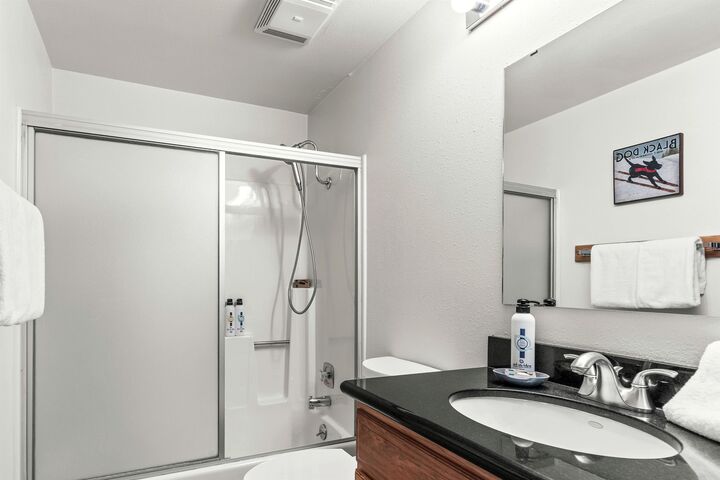 #065 - Bathroom