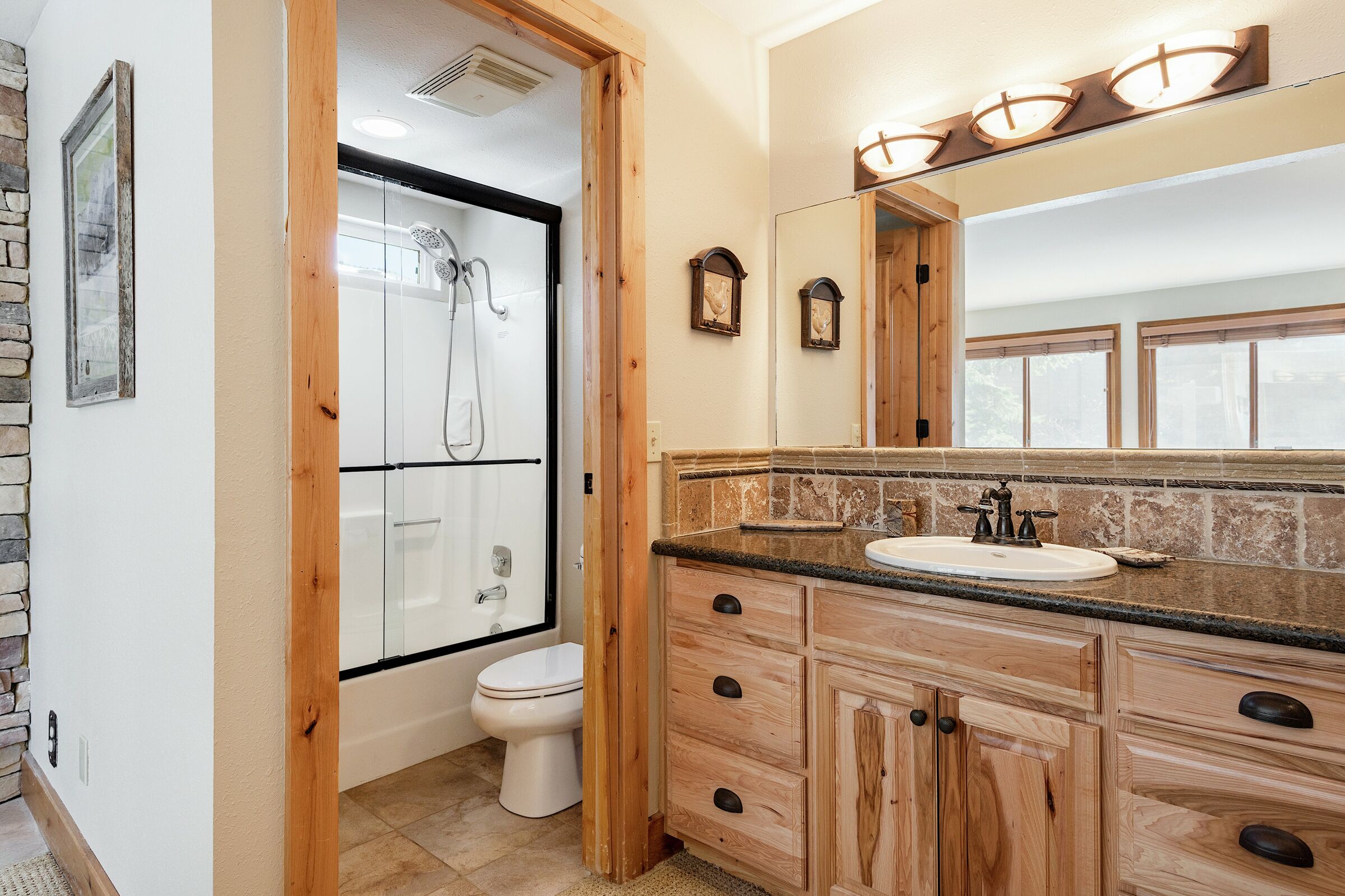 #023 - Master Ensuite Bathroom