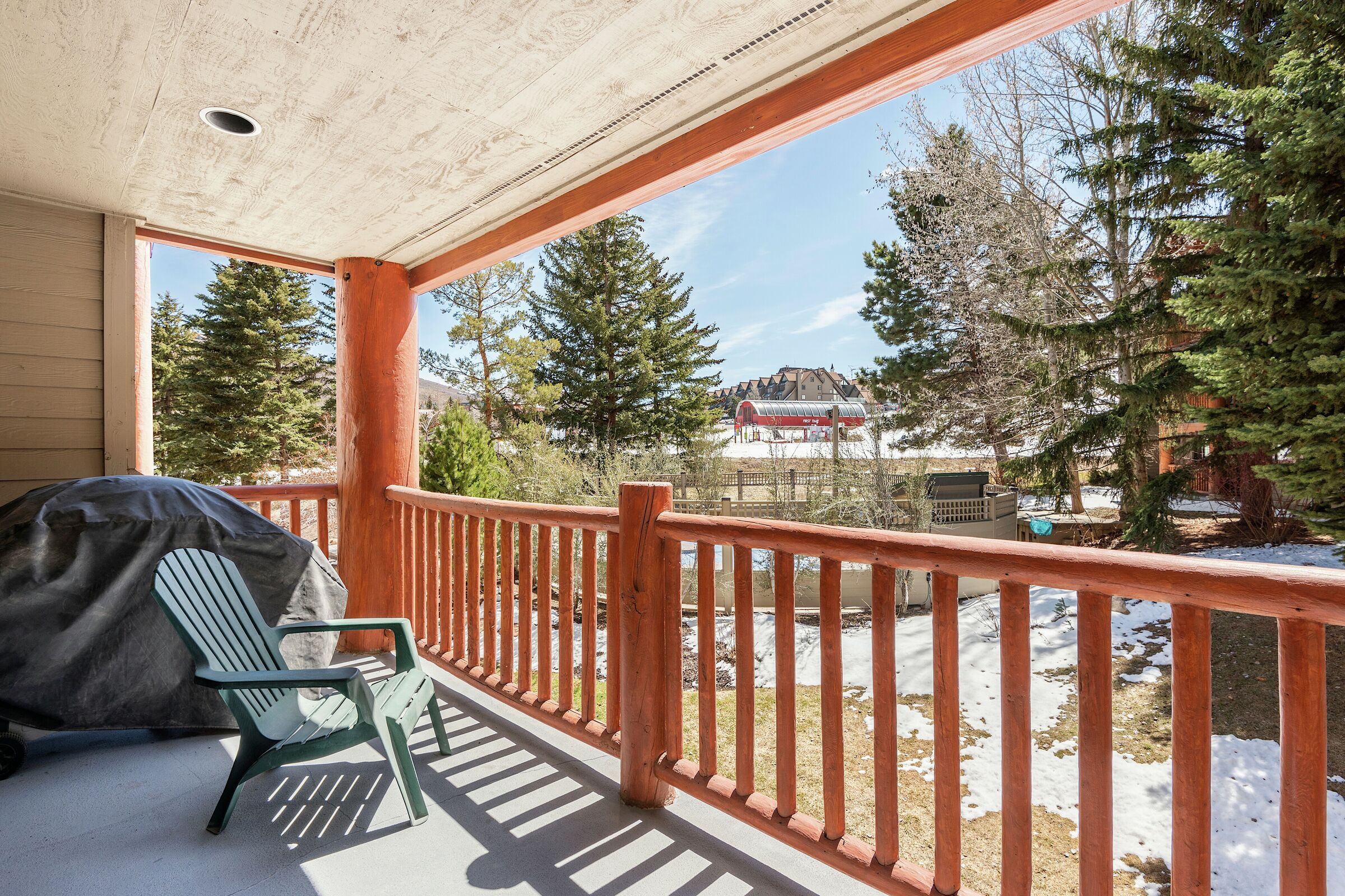 #023 - Balcony with BBQ