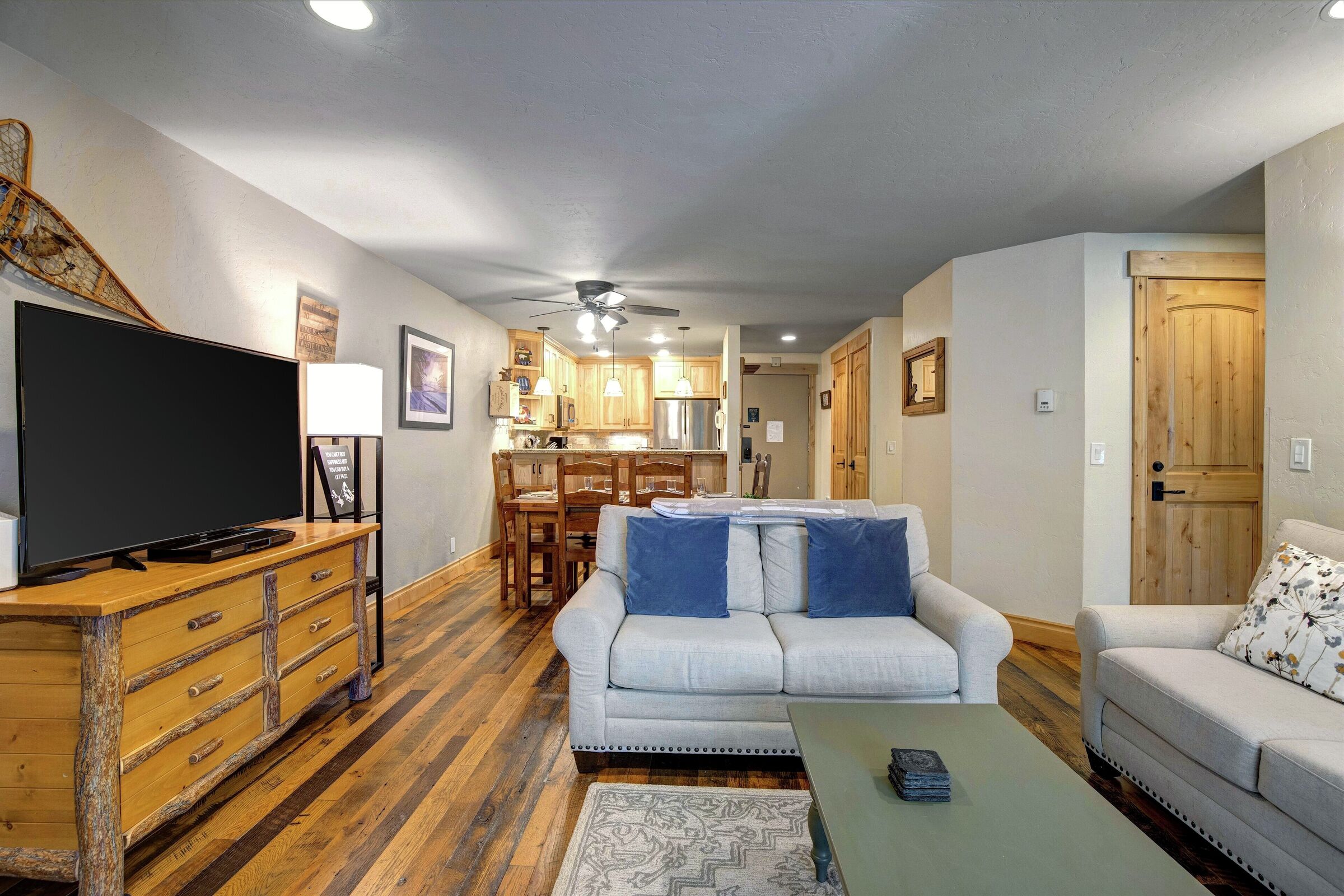 #132 - Living Area & Dining Area