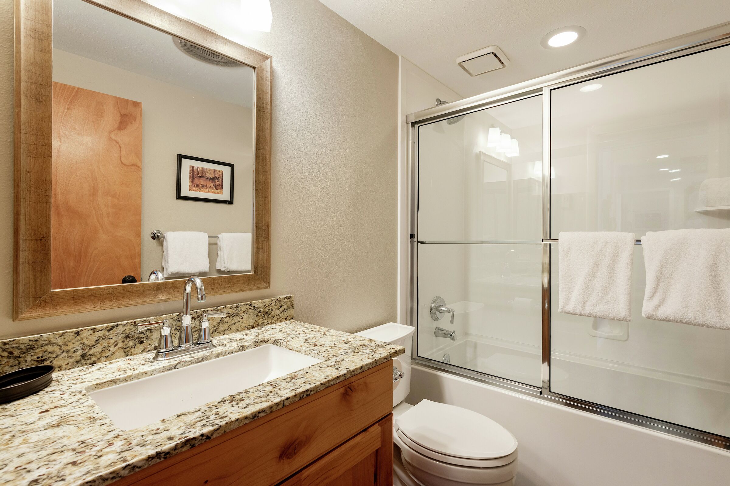 #032 - Bathroom