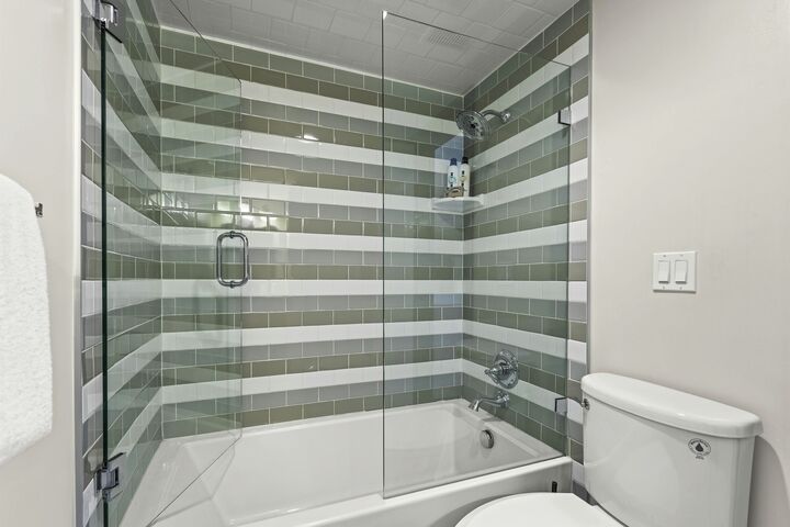 #126 - Loft Bathroom