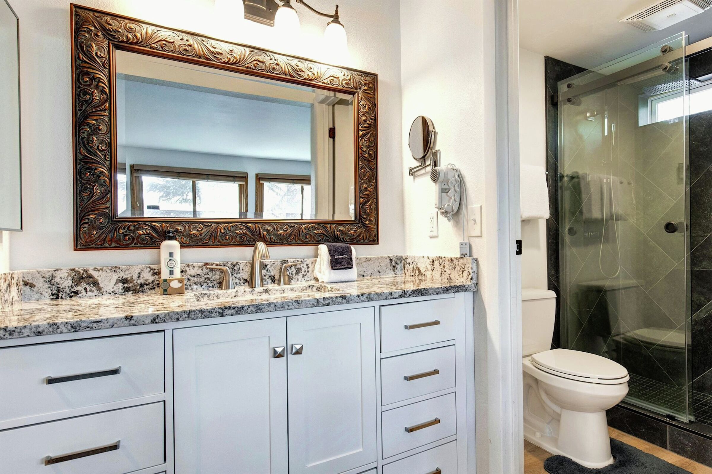Master Ensuite Bathroom