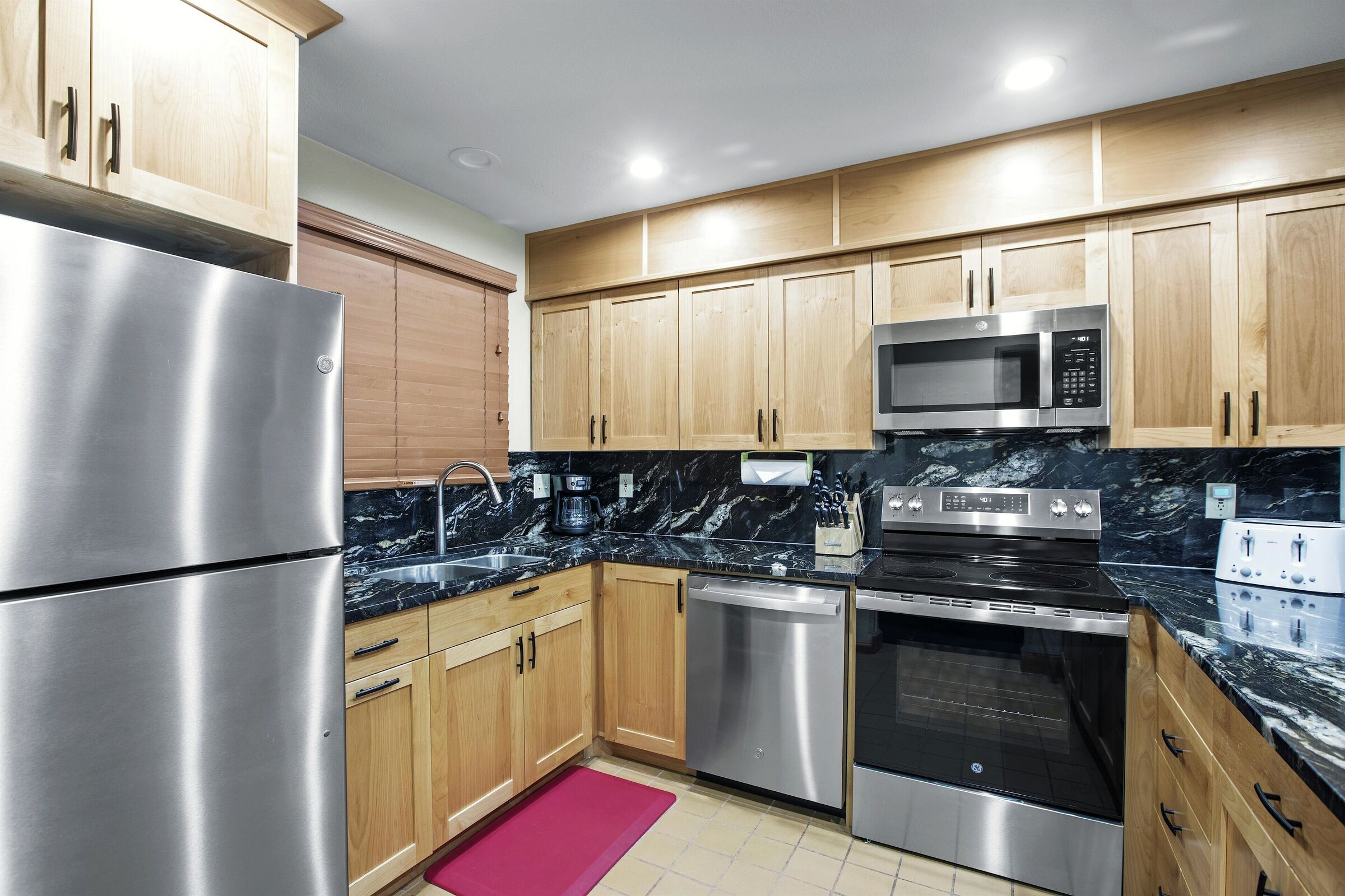 #007 - Kitchen