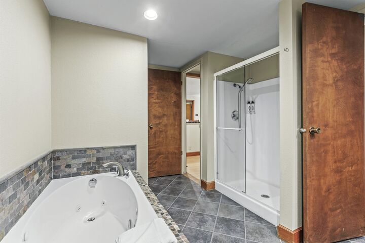 #007 - Master Ensuite Bathroom