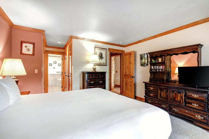 #043 - Master Bedroom