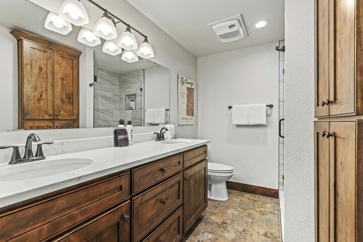 #056 - Master Ensuite Bathroom