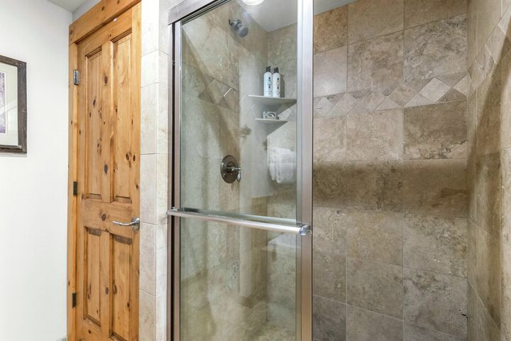 #014 - Master Ensuite Bathroom