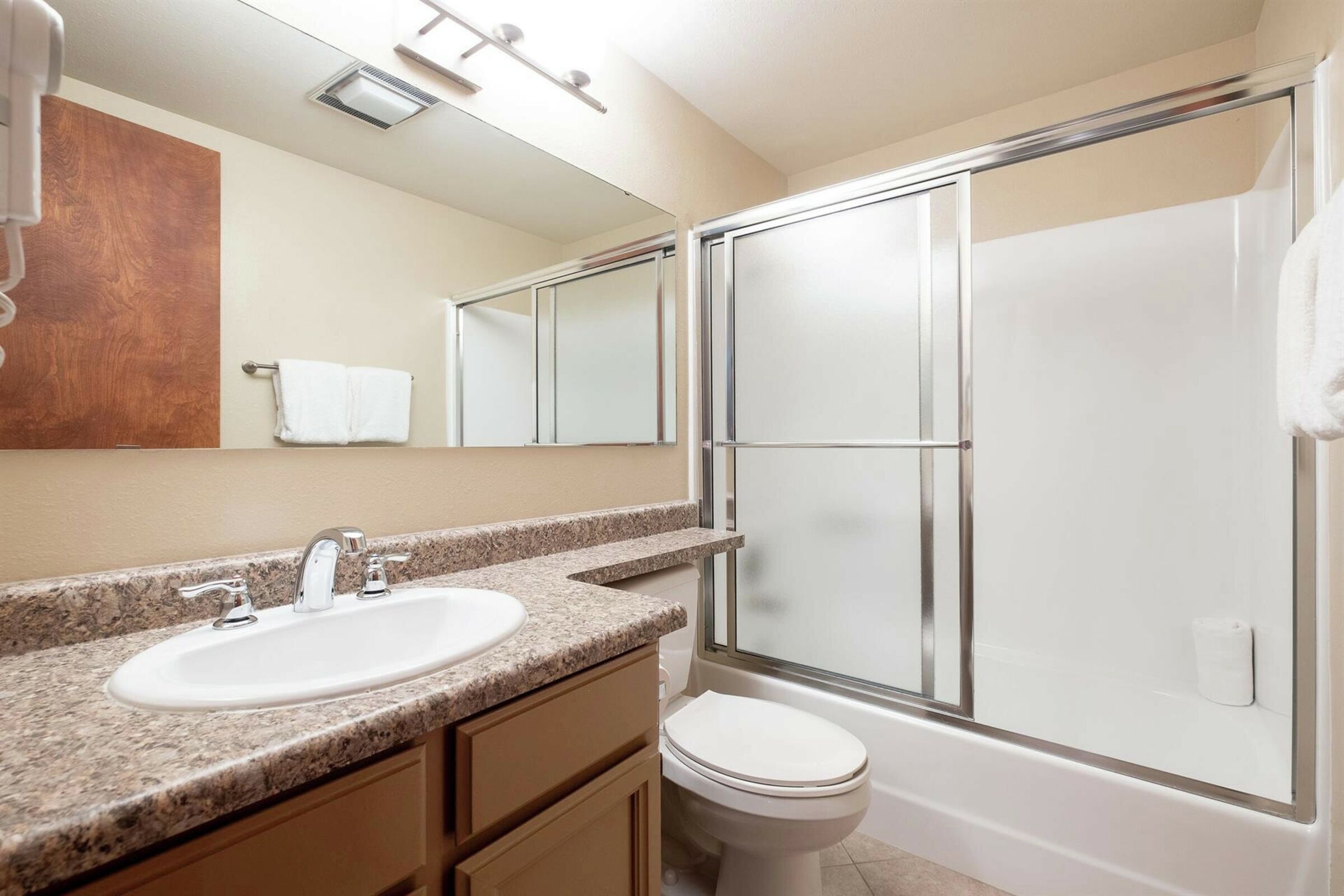 #028 - Bathroom