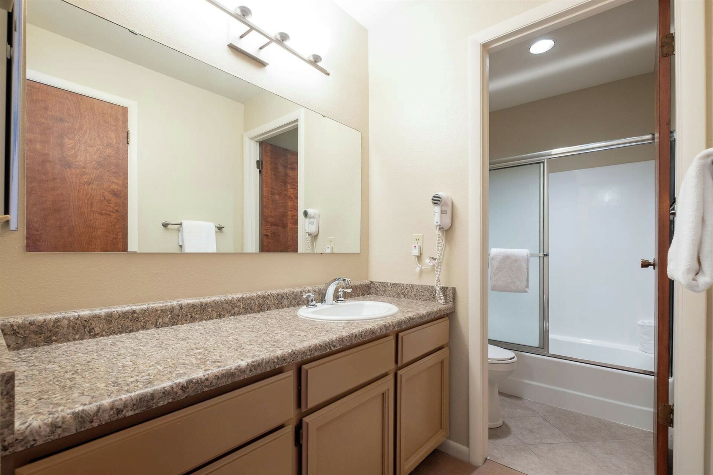 #028 - Loft Bathroom