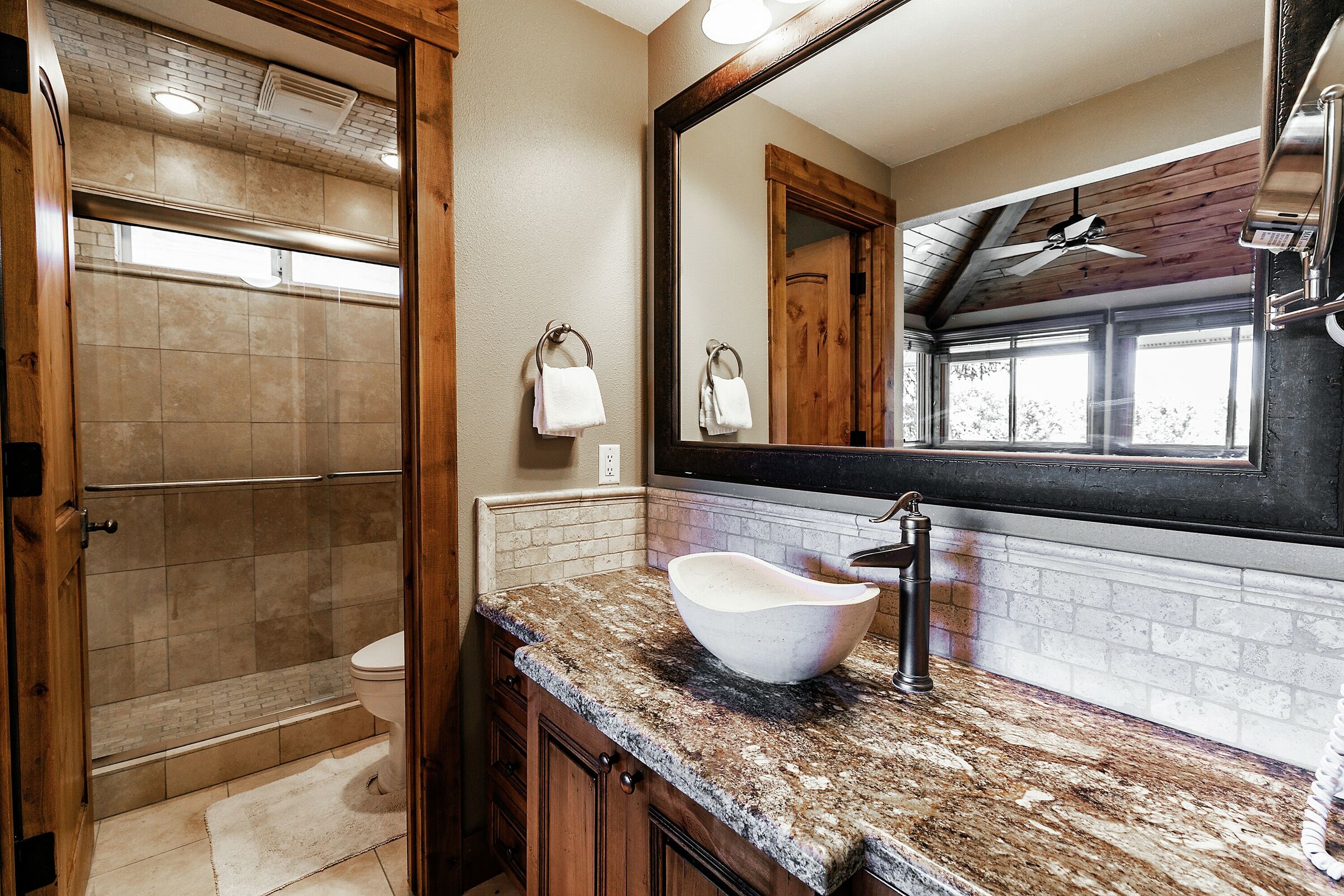 #071 - Master Ensuite Bathroom