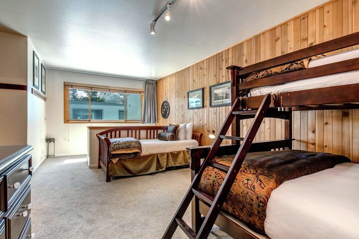 #030 - Loft Sleeping Area