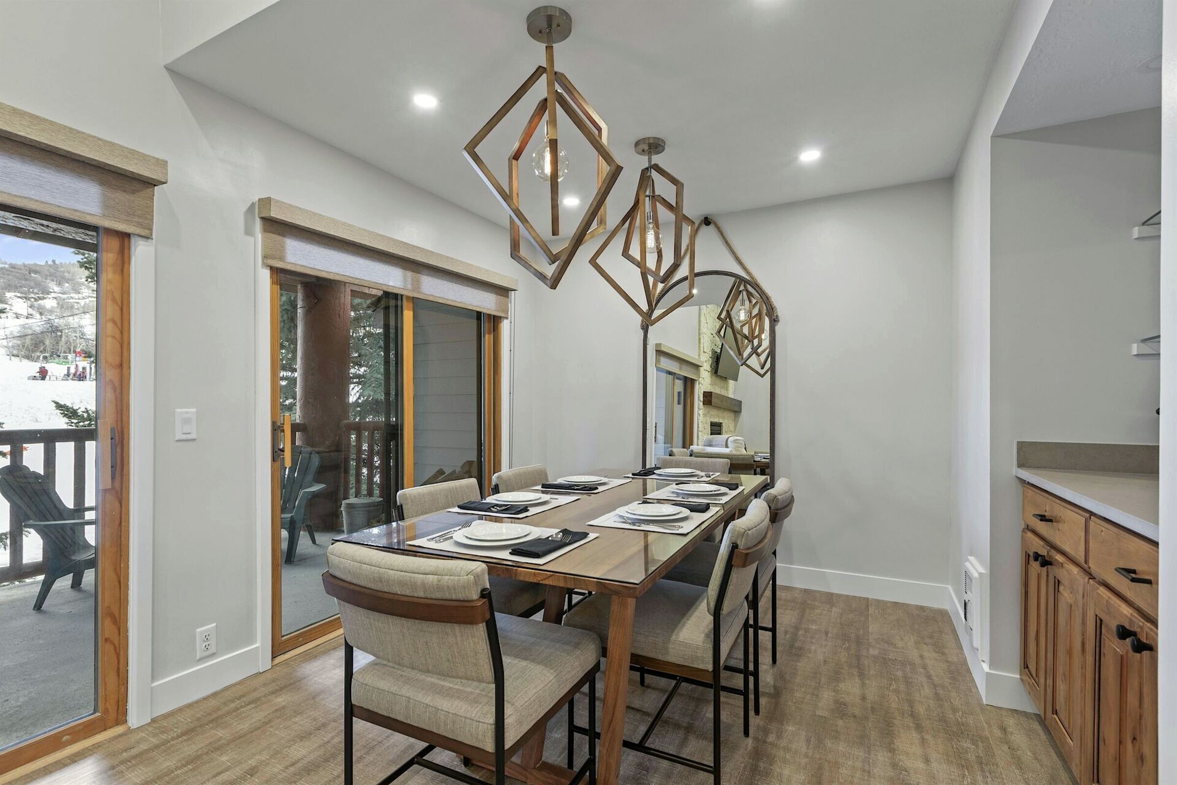 #078 - Dining Area