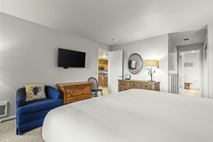 #041 - Master Bedroom