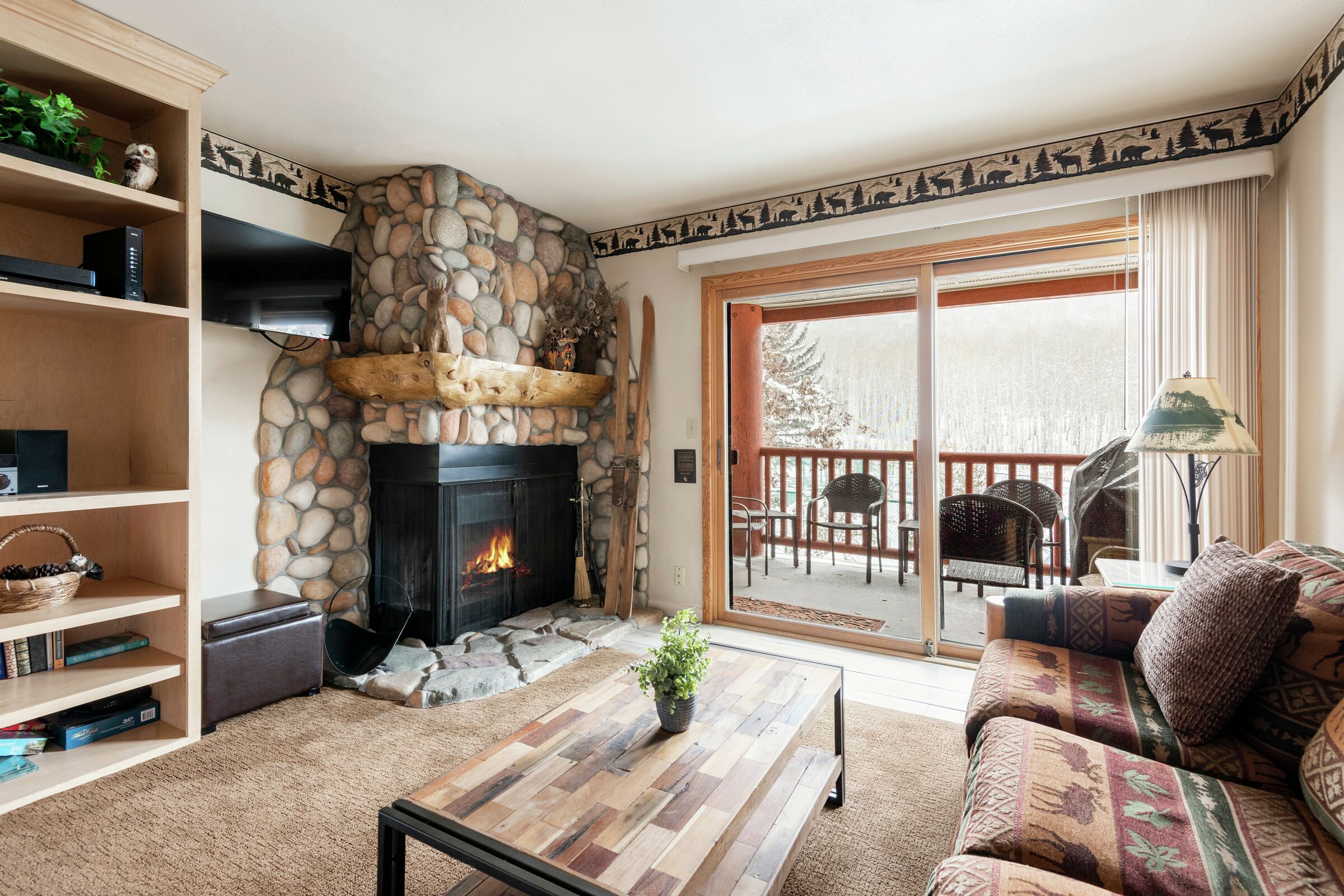 #025 - Living Room