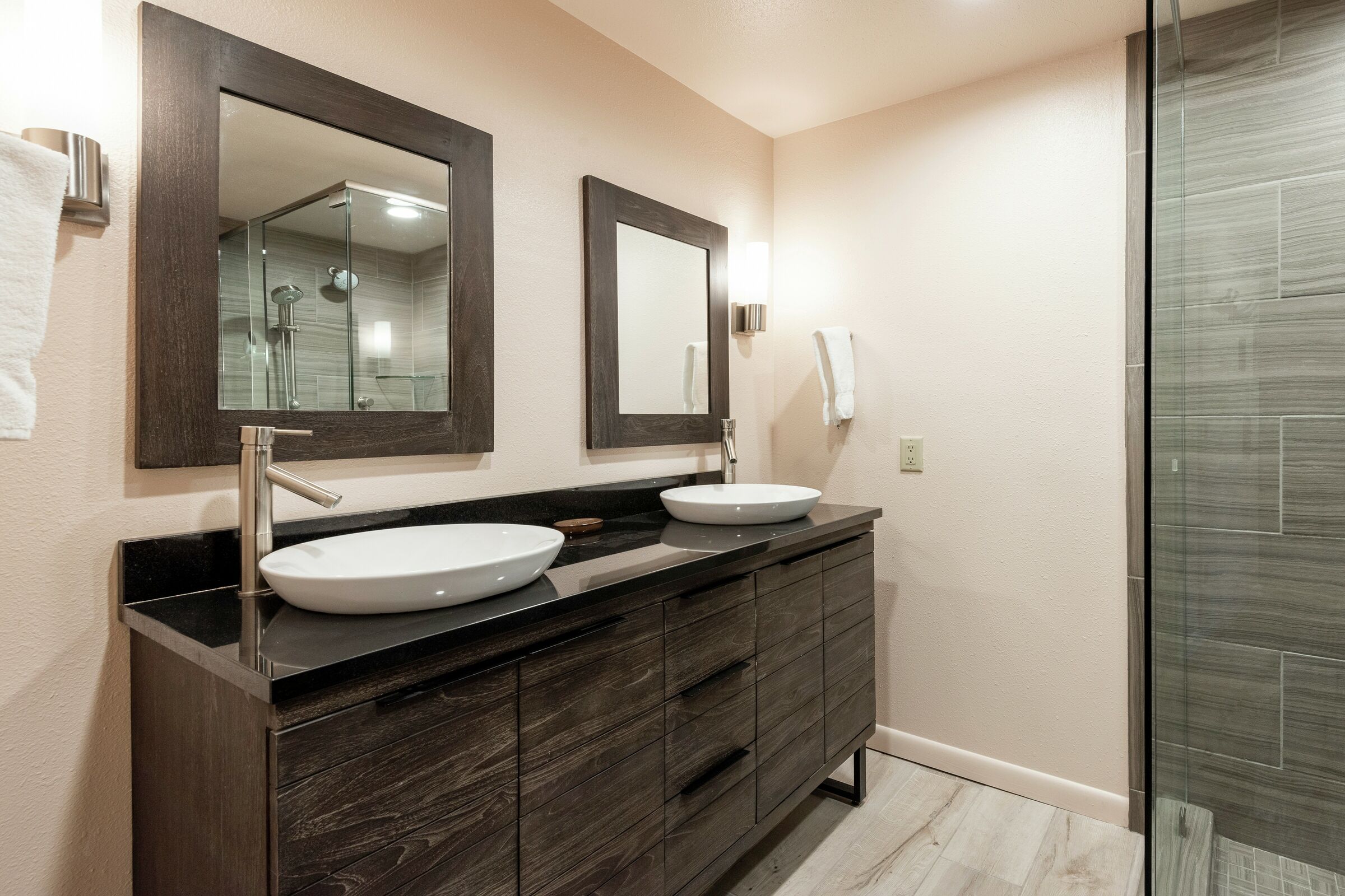#025 - Bathroom