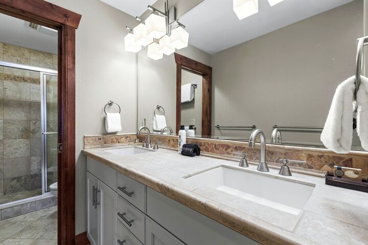 #123 - Master Ensuite Bathroom