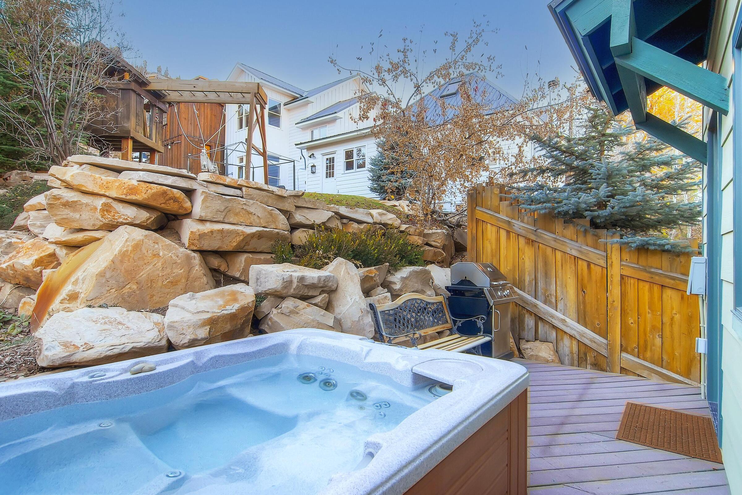 Deck with BBQ & Hot Tub