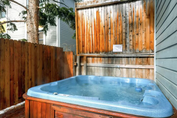 5 Bdrm 3.5 Bath HT - Private Hot Tub 