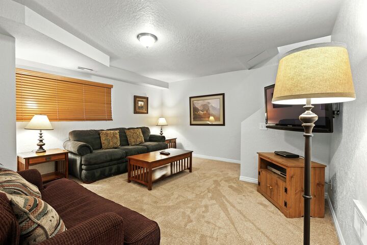 5 Bdrm 3.5 Bath HT - Third Living Area