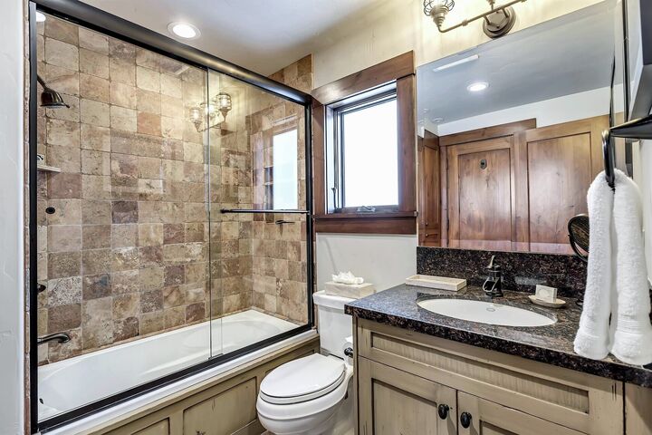 3 Bdrm 3 Bath HT - Bathroom