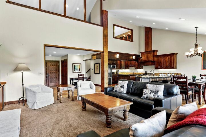 #2919 - Living Area, Dining Area & Kitchen