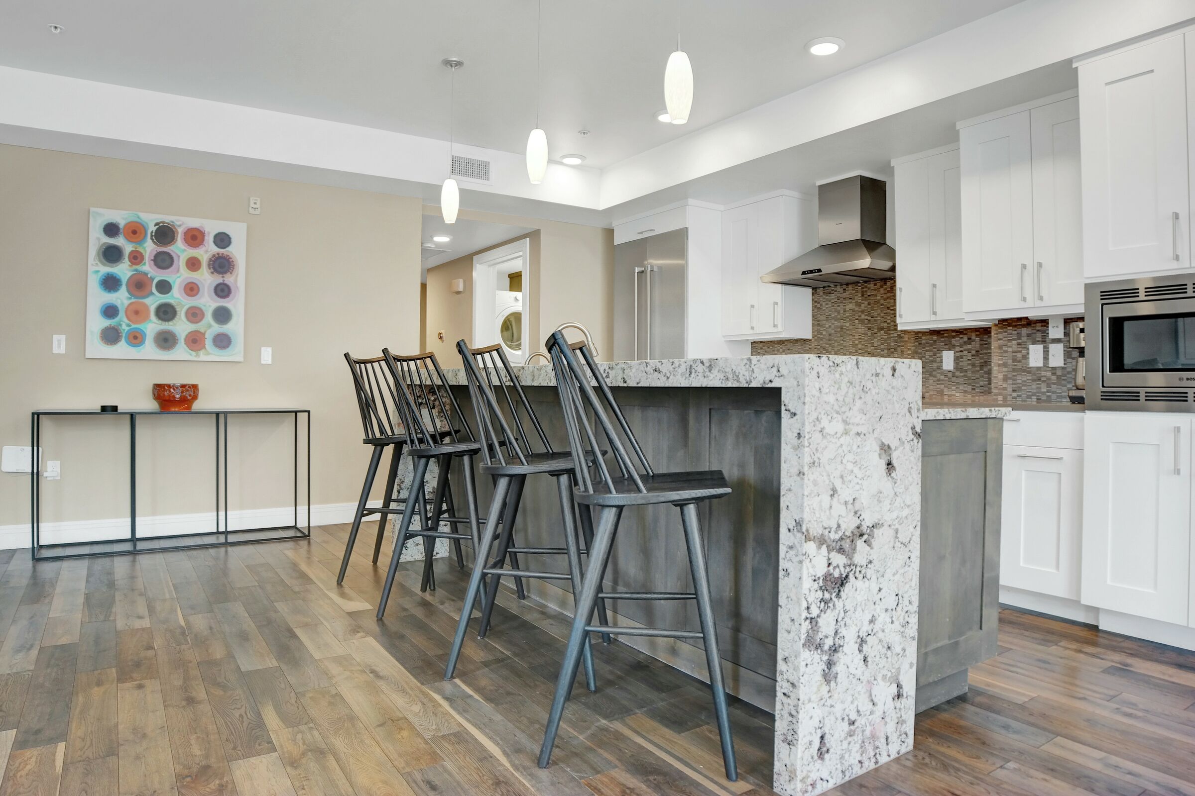 #202 - Kitchen Bar