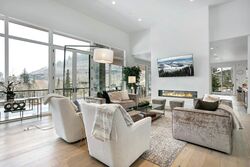 6 Bdrm 8 Bath Spa - Living Room