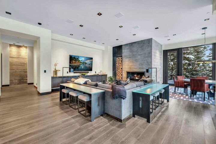 4 Bdrm 4 Bath HT & Pool - Ground Floor Living Area