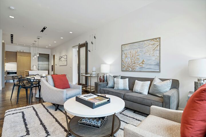 #33 - Mountain Luxe Retreat - Living Area