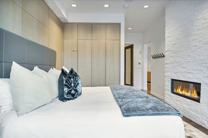 #33 - Mountain Luxe Retreat - Master Bedroom