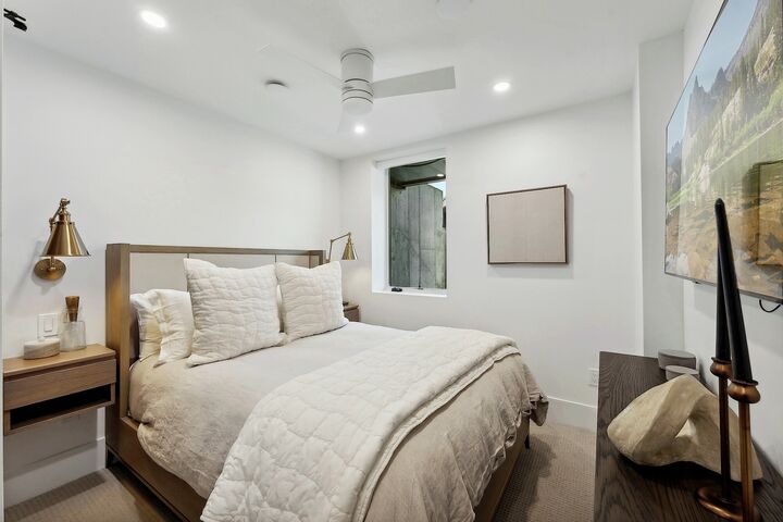 4 Bdrm 5.5 Bath Spa - Bedroom