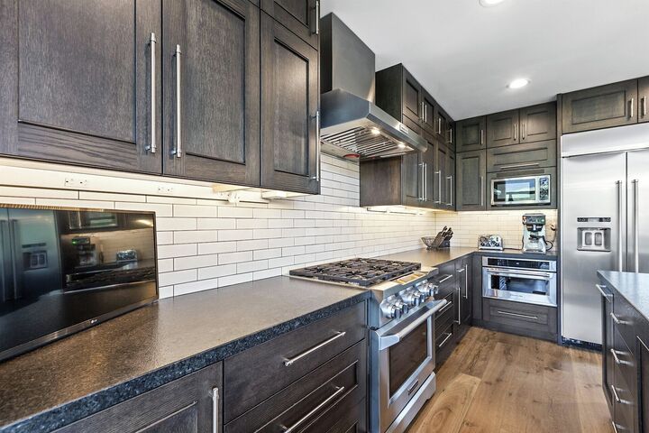 4 Bdrm 4.5 Bath HT - Kitchen