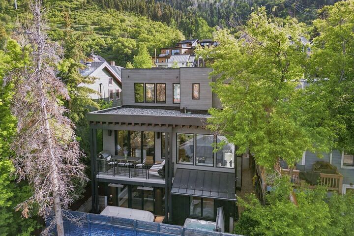 Mountain & Main at Old Town