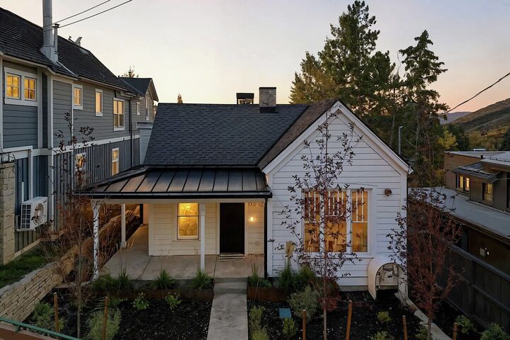 Crescent Home at Old Town