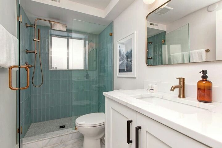 4 Bdrm 3.5 Bath HT - Bathroom