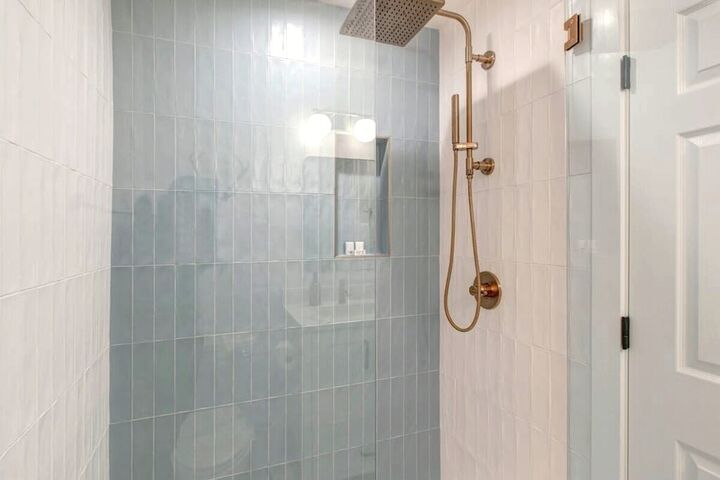 4 Bdrm 3.5 Bath HT - Master Ensuite Bathroom