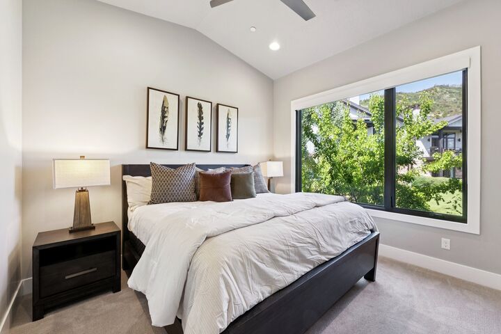 #4313 - Bedroom