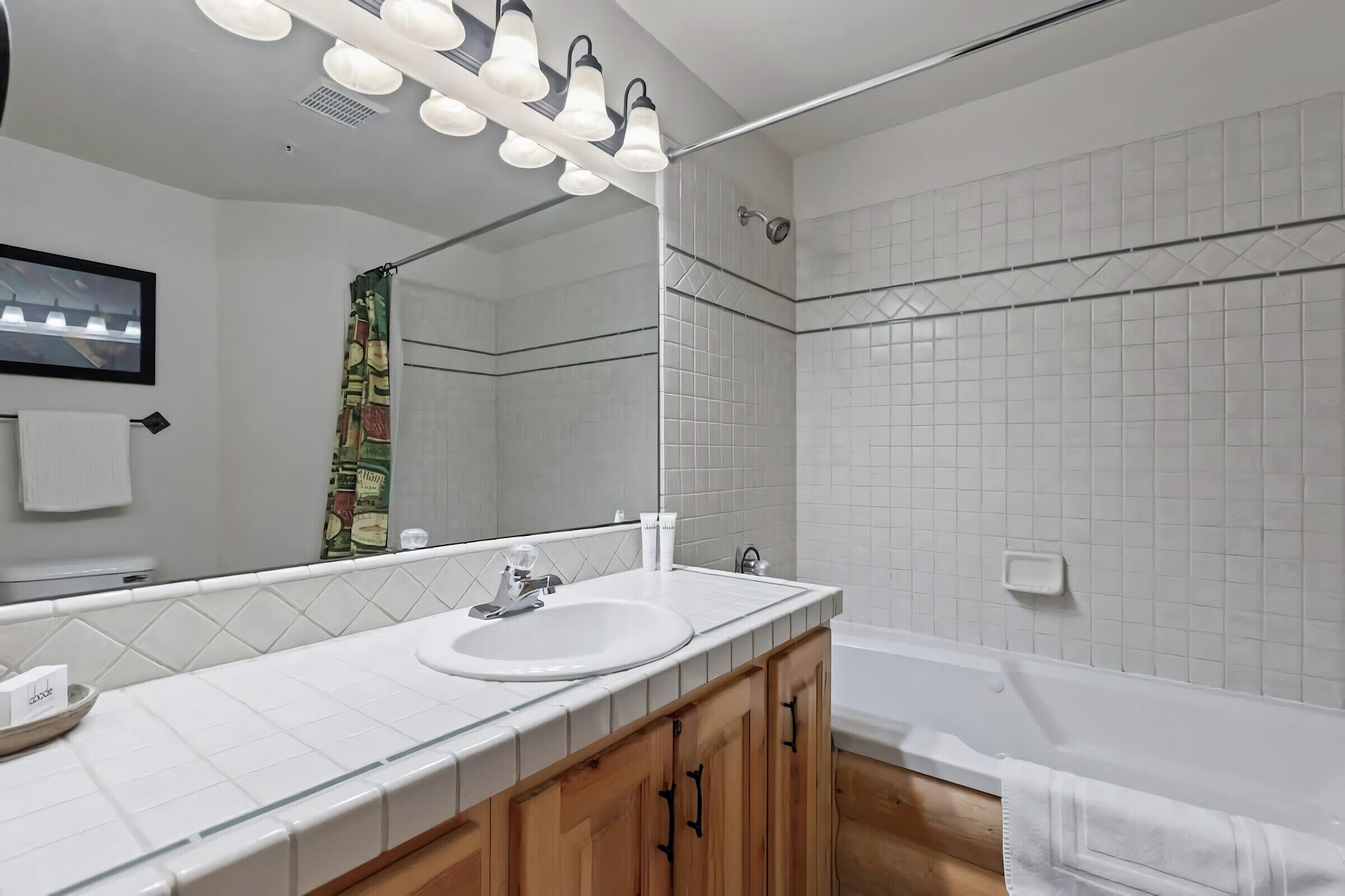 #252 - Ensuite Bathroom
