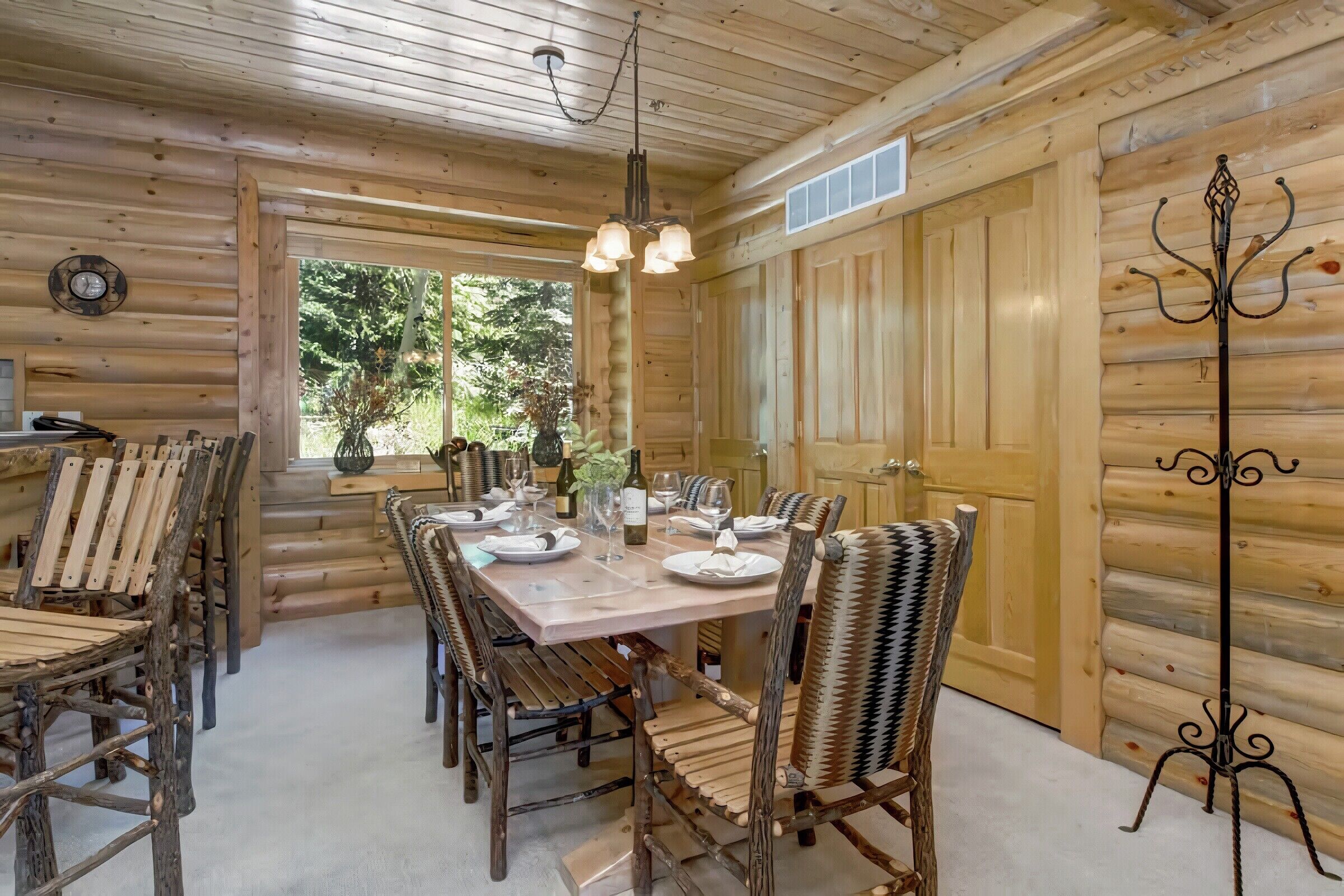 #253 - Dining Area