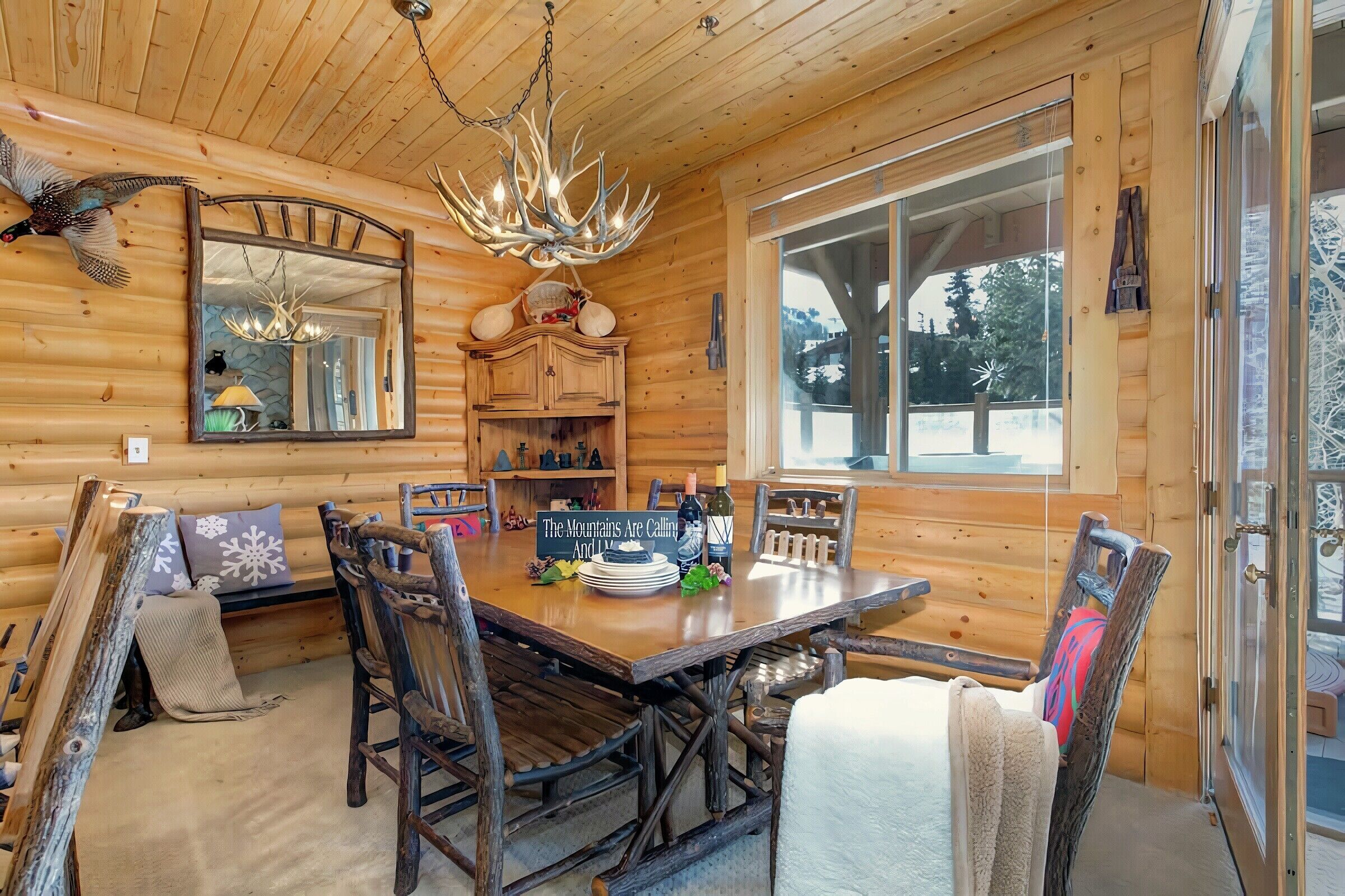 #305 - Dining Area